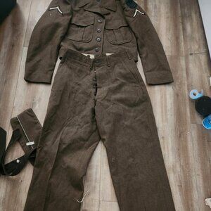 War uniform with very rare kcomz patch